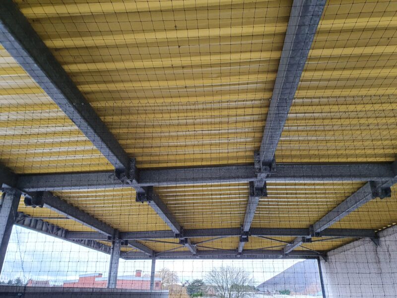 Pose de filet anti-pigeons